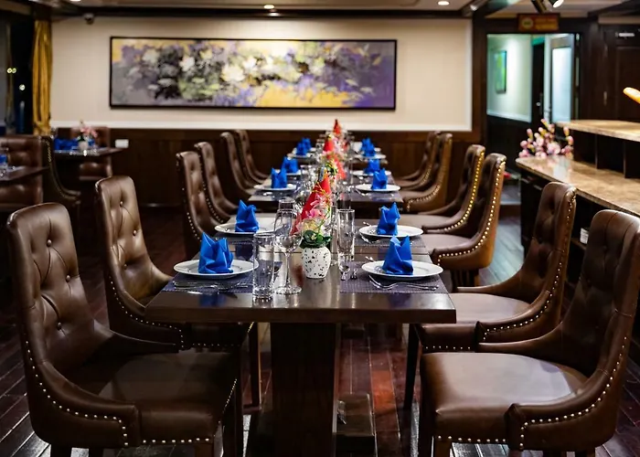 La Pandora Cruises Botel Ha Long